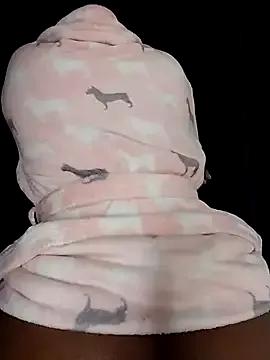 Queen-BEEE from StripChat is Freechat