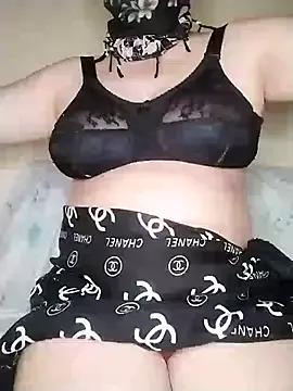 Girls: discover live performances with matured cam models, from teasing to fixations, in a variety of stunning live sex cams.