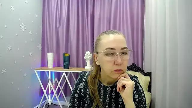 Girls: discover live performances with matured cam models, from teasing to fixations, in a variety of stunning live sex cams.