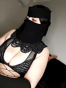 Girls: discover live performances with matured cam models, from teasing to fixations, in a variety of stunning live sex cams.