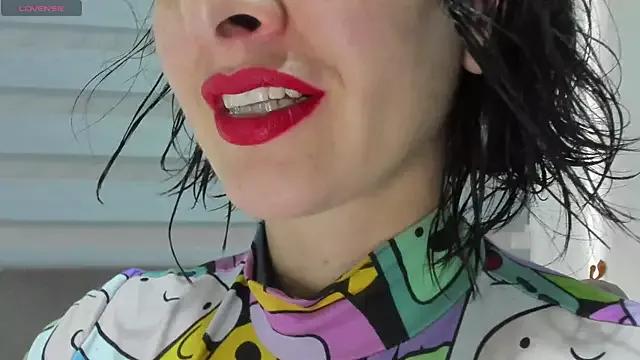 Girls: discover live performances with matured cam models, from teasing to fixations, in a variety of stunning live sex cams.