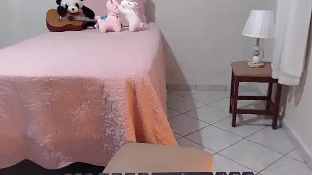 QueenEster from StripChat