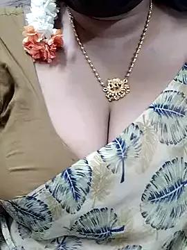 queenlakshana from StripChat