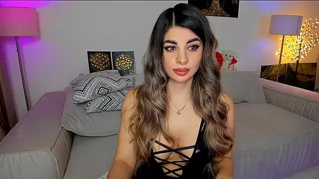 Girls: discover live performances with matured cam models, from teasing to fixations, in a variety of stunning live sex cams.