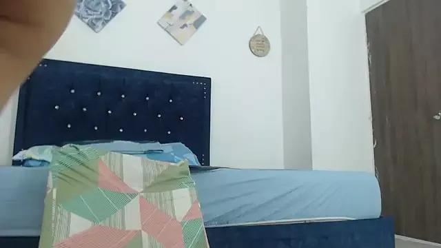 QueenSquirt_ from StripChat