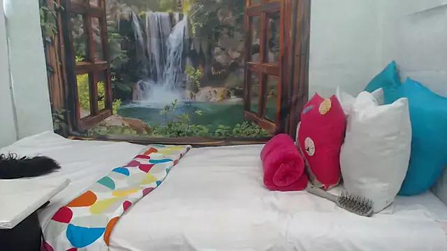 Girls: discover live performances with matured cam models, from teasing to fixations, in a variety of stunning live sex cams.