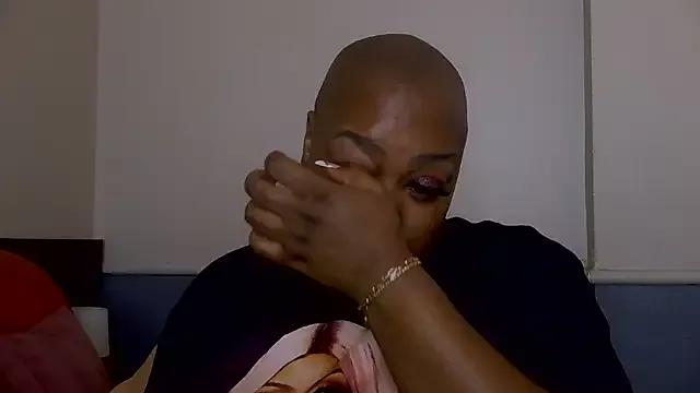 QUEENxJESSI from StripChat is Freechat