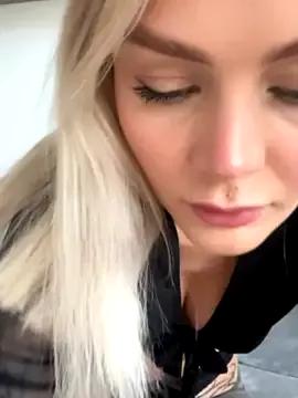 RayaMayvii from StripChat