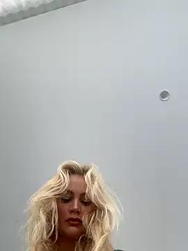 RayaMayvii from StripChat