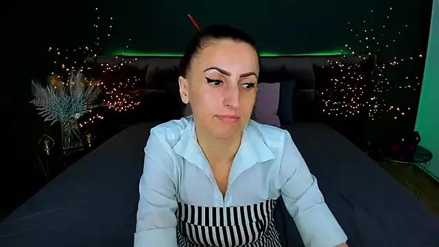 Girls: discover live performances with matured cam models, from teasing to fixations, in a variety of stunning live sex cams.