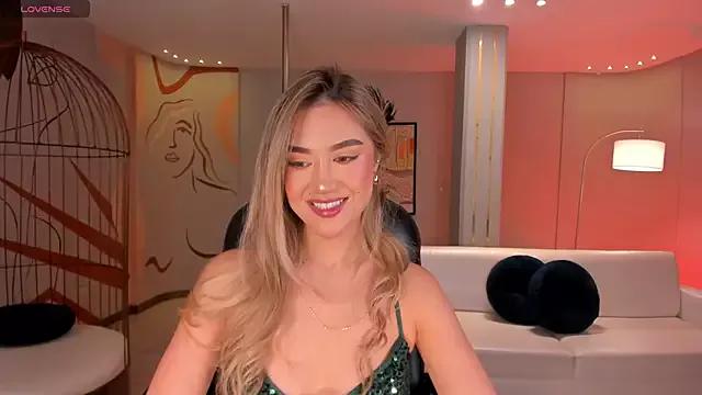 Girls: discover live performances with matured cam models, from teasing to fixations, in a variety of stunning live sex cams.