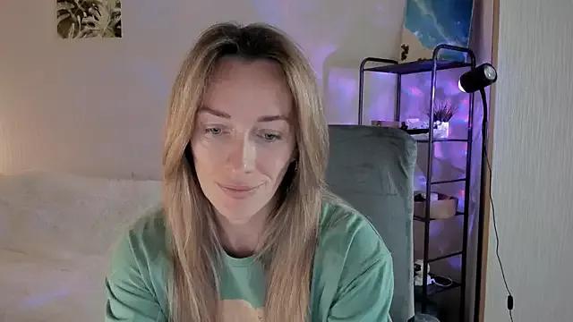 Girls: discover live performances with matured cam models, from teasing to fixations, in a variety of stunning live sex cams.