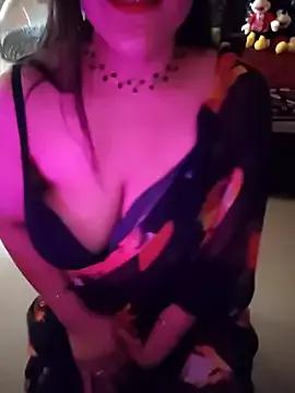Reena_Darling from StripChat