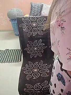 Reena_Darling from StripChat