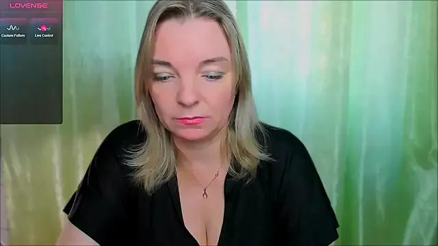 Girls: discover live performances with matured cam models, from teasing to fixations, in a variety of stunning live sex cams.