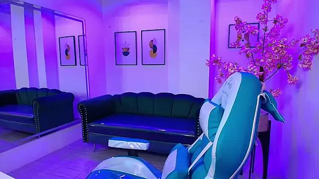 Girls: discover live performances with matured cam models, from teasing to fixations, in a variety of stunning live sex cams.