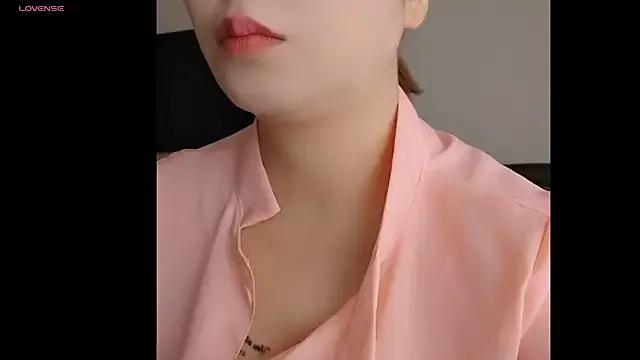 roland-d from StripChat is Freechat