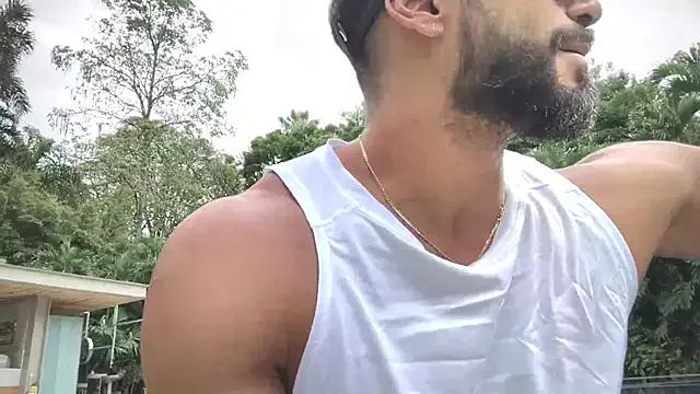romeolovedark from StripChat is Freechat