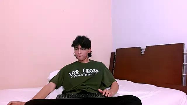 RomeoMiller_ from StripChat is Freechat