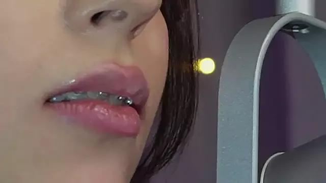 Girls: discover live performances with matured cam models, from teasing to fixations, in a variety of stunning live sex cams.