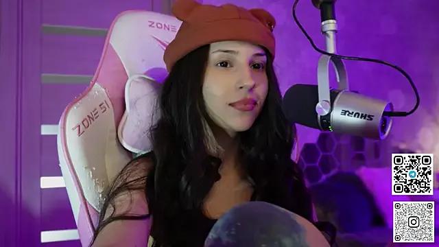 Girls: discover live performances with matured cam models, from teasing to fixations, in a variety of stunning live sex cams.