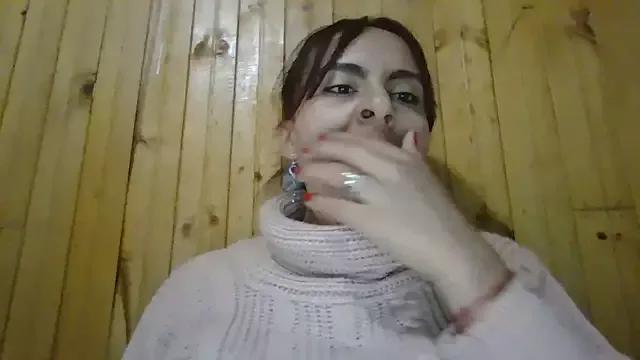 Roselingalvis13 from StripChat is Freechat