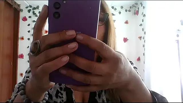 RossanaLionheart from StripChat