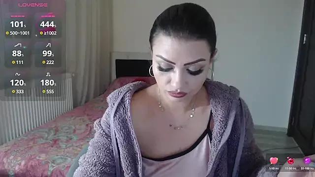 Girls: discover live performances with matured cam models, from teasing to fixations, in a variety of stunning live sex cams.