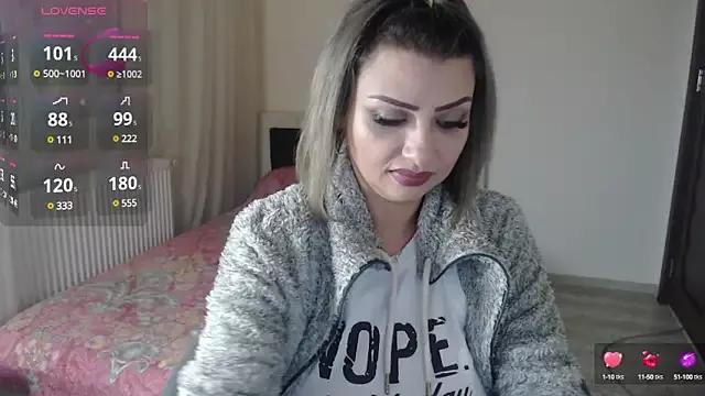 Girls: discover live performances with matured cam models, from teasing to fixations, in a variety of stunning live sex cams.