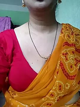Rosy-B from StripChat is Freechat