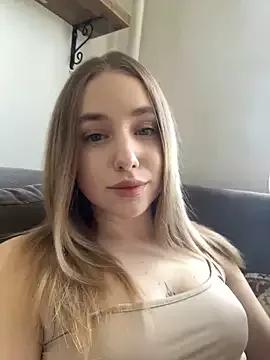 Girls: discover live performances with matured cam models, from teasing to fixations, in a variety of stunning live sex cams.