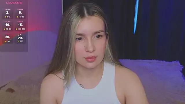 RoxyChill from StripChat is Freechat
