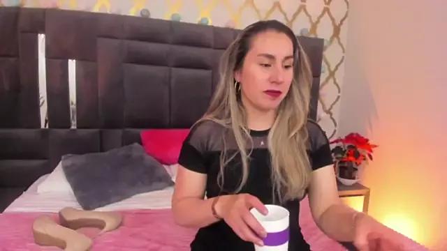 RubbyonHeels from StripChat
