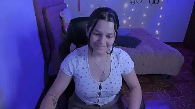 Girls: discover live performances with matured cam models, from teasing to fixations, in a variety of stunning live sex cams.