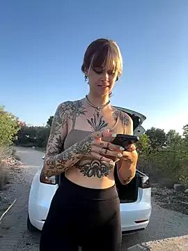 SallyDinosaur from StripChat