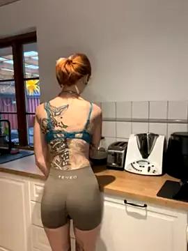 SallyDinosaur from StripChat