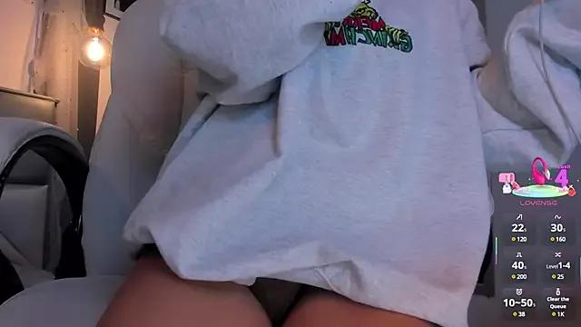 Girls: discover live performances with matured cam models, from teasing to fixations, in a variety of stunning live sex cams.