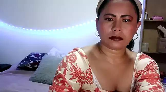 Girls: discover live performances with matured cam models, from teasing to fixations, in a variety of stunning live sex cams.