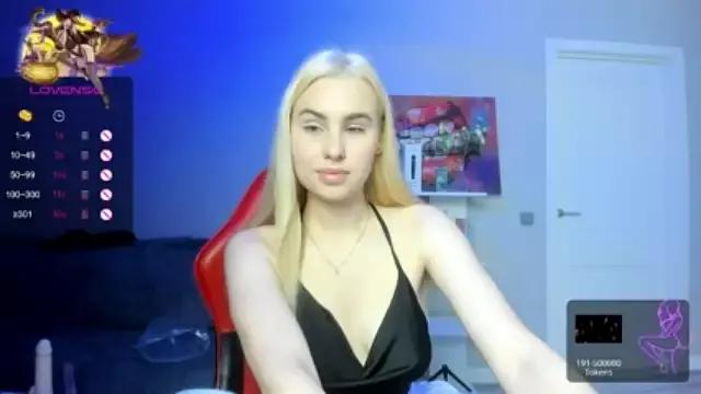 samantabraun from StripChat