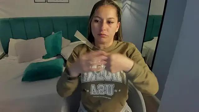 samantha__wilson from StripChat is Freechat