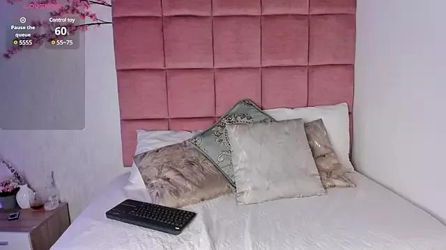 SamanthaLunaa from StripChat is Freechat