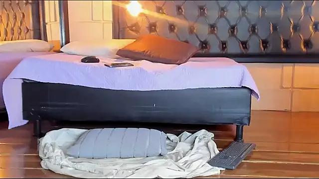 Girls: discover live performances with matured cam models, from teasing to fixations, in a variety of stunning live sex cams.