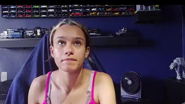 SamanthaWatson from StripChat is Freechat