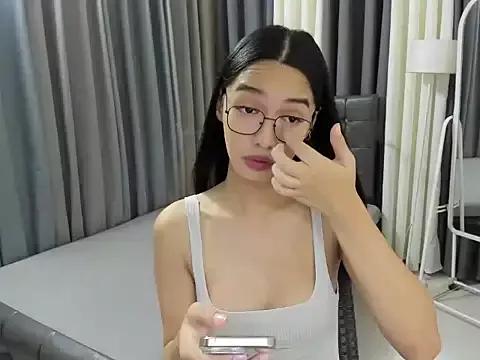 Girls: discover live performances with matured cam models, from teasing to fixations, in a variety of stunning live sex cams.