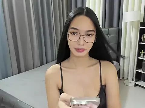 Samarablaire from StripChat is Freechat