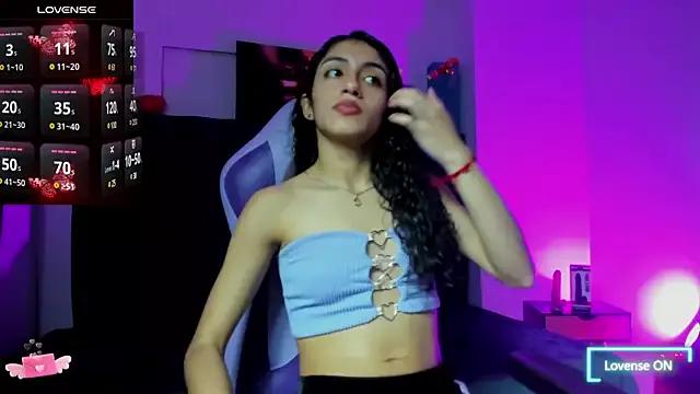 Girls: discover live performances with matured cam models, from teasing to fixations, in a variety of stunning live sex cams.