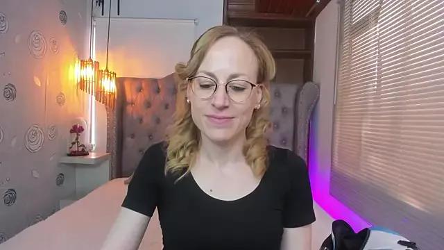 Girls: discover live performances with matured cam models, from teasing to fixations, in a variety of stunning live sex cams.