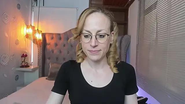 Girls: discover live performances with matured cam models, from teasing to fixations, in a variety of stunning live sex cams.