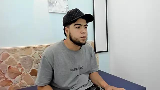 Samuel_Travis from StripChat is Freechat