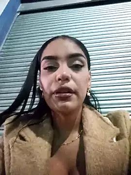 Girls: discover live performances with matured cam models, from teasing to fixations, in a variety of stunning live sex cams.